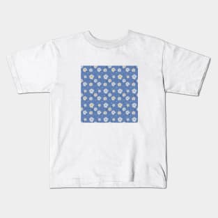 Daisy in blue Kids T-Shirt